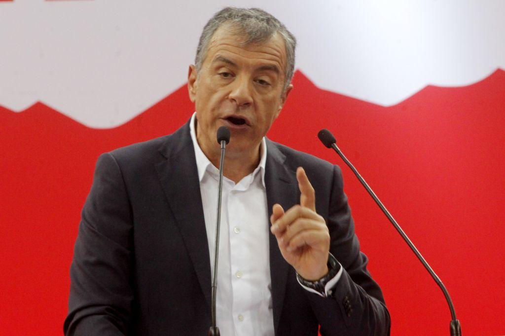 Θεοδωράκης: Χωρίς μεγάλες τομές η χώρα θα ξανακυλήσει σε μνημόνια