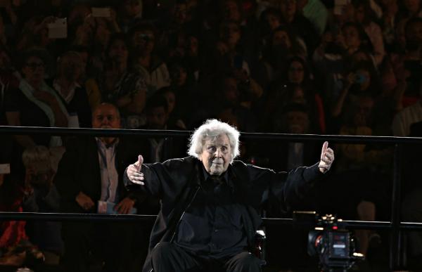 Επίτιμος διδάκτορας στο Πανεπιστήμιο του Σάλτσμπουργκ ο Μίκης Θεοδωράκης