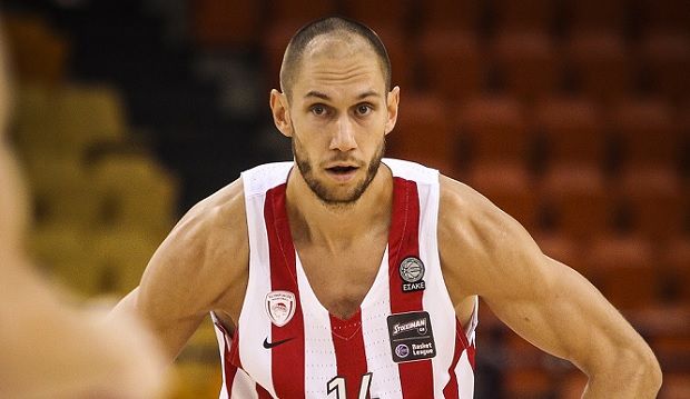 Χειρουργήθηκε και στα δύο γόνατα ο Τιλί