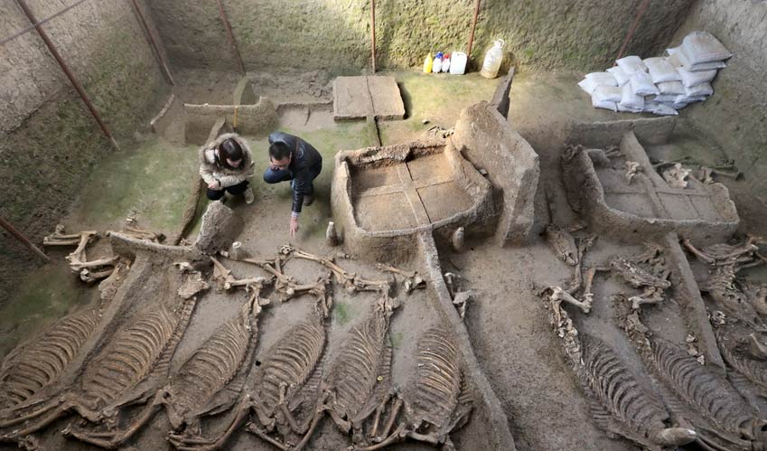 Ανακαλύφθηκαν σπάνιοι τάφοι σε αρχαία ερείπια στην Κίνα