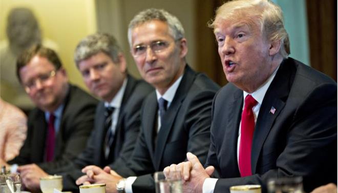 Ο Τραμπ επαίνεσε την Ελλάδα για τις δαπάνες της υπέρ του ΝΑΤΟ