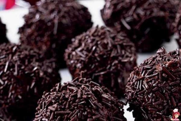 Τα πιο εύκολα τρουφάκια σοκολάτας