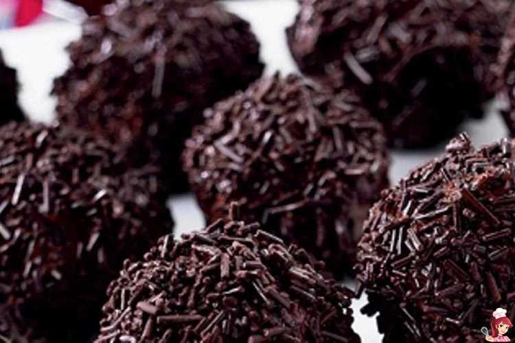 Τα πιο εύκολα τρουφάκια σοκολάτας