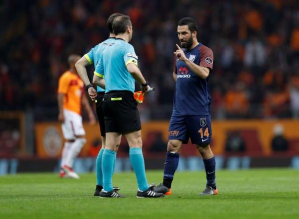 Τιμωρία… μισής σεζόν στον Αρντά Τουράν για επίθεση σε επόπτη και διαιτητή