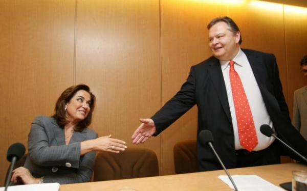 Υπέρ της αναδοχής από ομόφυλα ζευγάρια τάχθηκαν Βενιζέλος, Μπακογιάννη