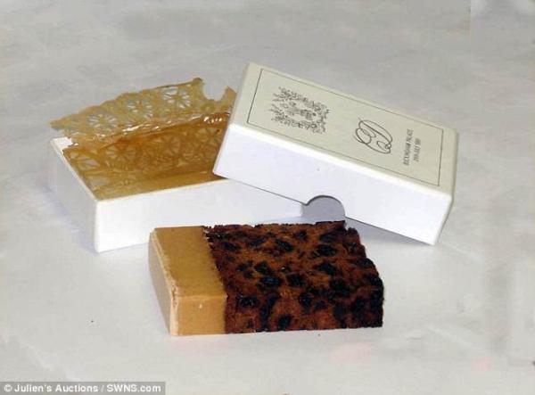Κομμάτι τούρτας κοστίζει χιλιάδες δολάρια, όμως… μην προσπαθήσετε να το φάτε