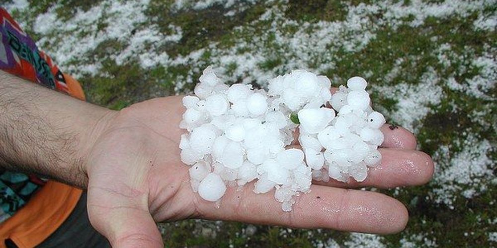 Ισχυρή χαλαζόπτωση στους νομούς Τρικάλων και Καρδίτσας