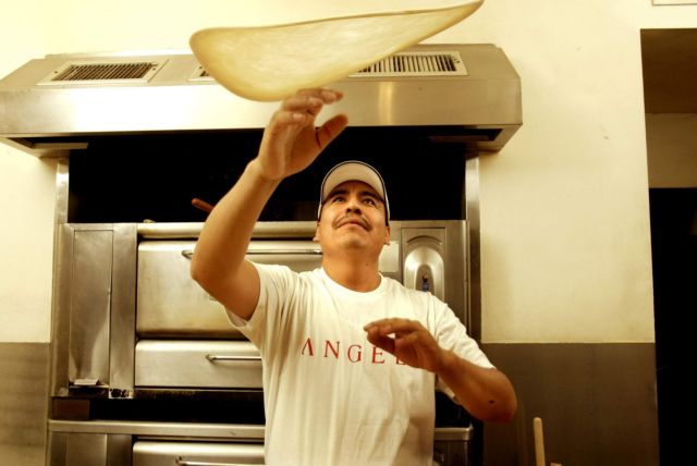 Φτιάξτε ζύμη για πίτσα καλύτερη και από την έτοιμη