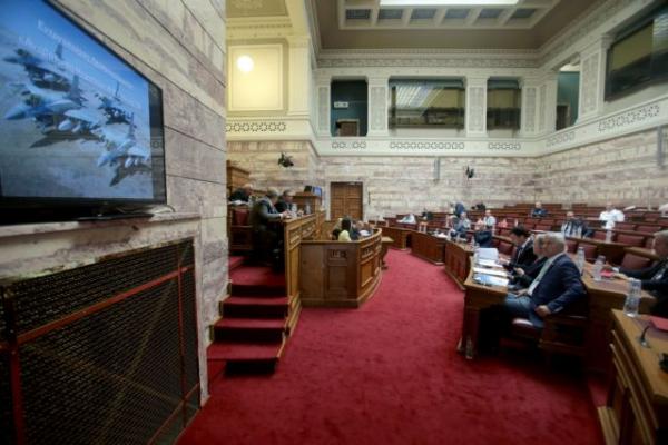 «Πράσινο» φως για τα F-16 με σφοδρά πυρά κατά Καμμένου