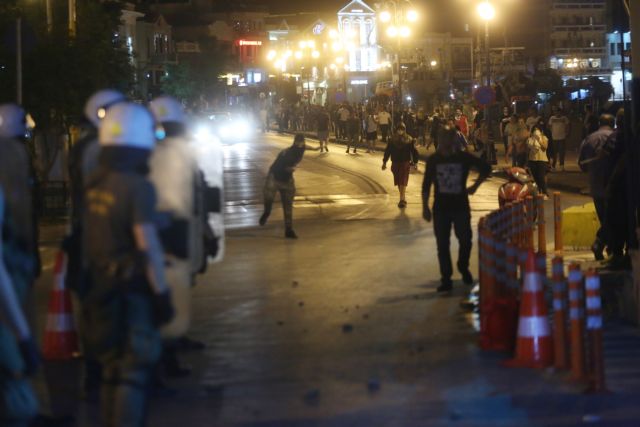 Εννέα συλλήψεις για τα επεισόδια στη Μυτιλήνη