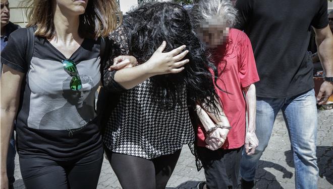 Προφυλακιστέα και η 19χρονη που πέταξε το μωρό της στα σκουπίδια