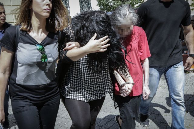 Απολογούνται μάνα και κόρη που έπνιξαν το βρέφος στην Πετρούπολη