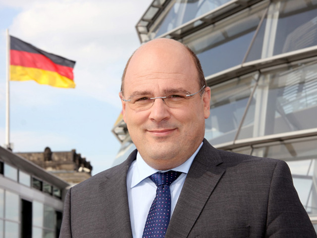 Στέφεν Καμπέτερ: Η συμφωνία τελειώνει όταν αποπληρωθούν τα δάνεια