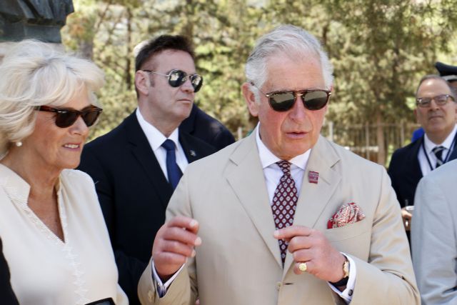 Δυο προσφυγόπουλα από την Παλαιστίνη μίλησαν με τον Κάρολο