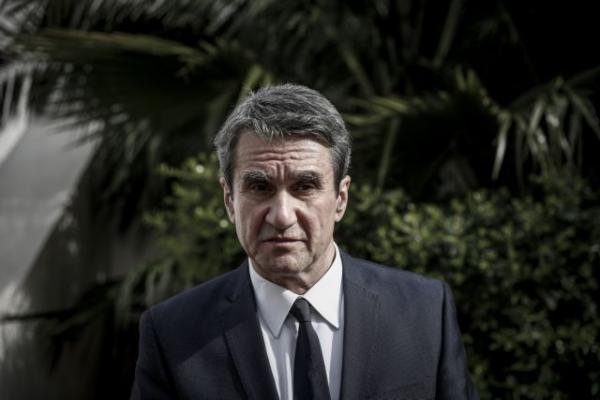 Ζήτημα μη ευπρεπούς ενδυμασίας βουλευτών έθεσε ο Λοβέρδος