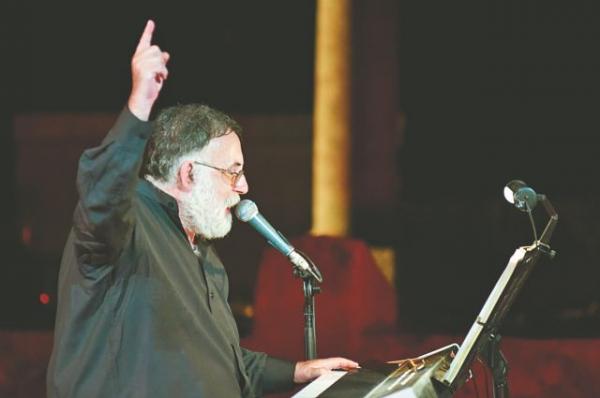 Θάνος Μικρούτσικος: Η ζωή μας είναι 4.160 Σαββατοκύριακα