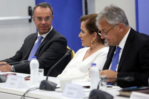 ΝΔ: Χρησιμοποιούν το Πρόγραμμα Δημοσίων Επενδύσεων για να φουσκώνουν το πλεόνασμα