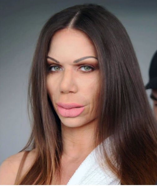 Για ποιο λόγο έγινε… αγνώριστη από τα μπότοξ η Κατερίνα Στικούδη;