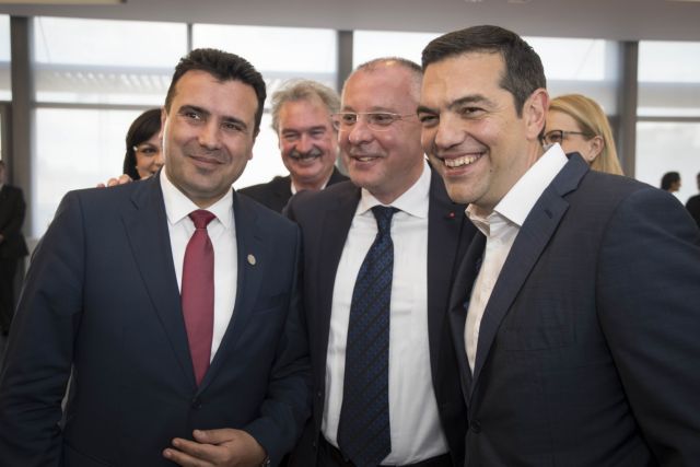 Σε εξέλιξη η συνάντηση του Τσίπρα – Ζάεφ