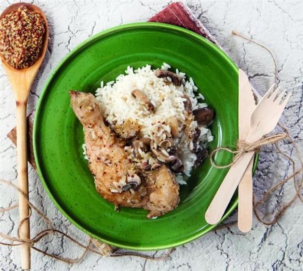 Κοτόπουλο με μανιτάρια σε σάλτσα μπίρας