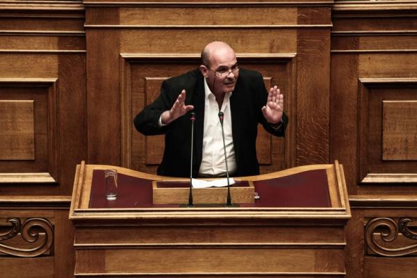 Βουλευτής του ΣΥΡΙΖΑ κατά της γραμμής για τα ομόφυλα ζευγάρια