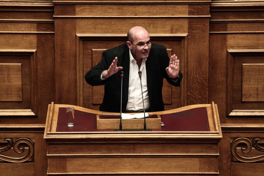 Βουλευτής του ΣΥΡΙΖΑ κατά της γραμμής για τα ομόφυλα ζευγάρια