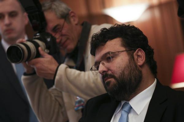 Ενα σχέδιο με δύο ωρολογιακές βόμβες