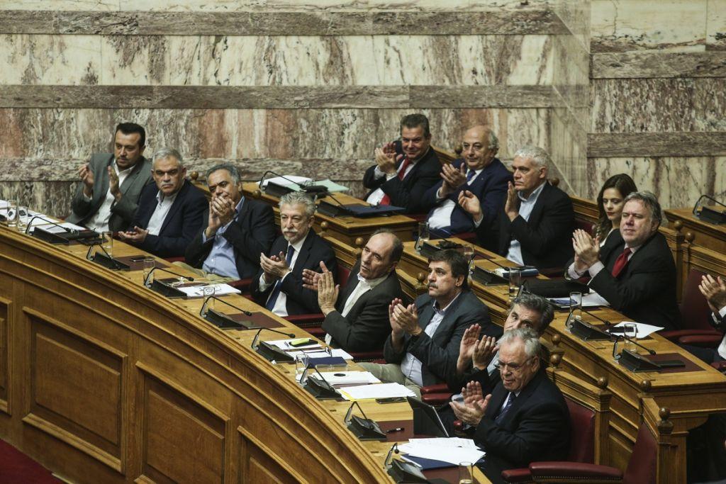 Φωτιά στους πασοκογενείς βουλευτές του ΣΥΡΙΖΑ