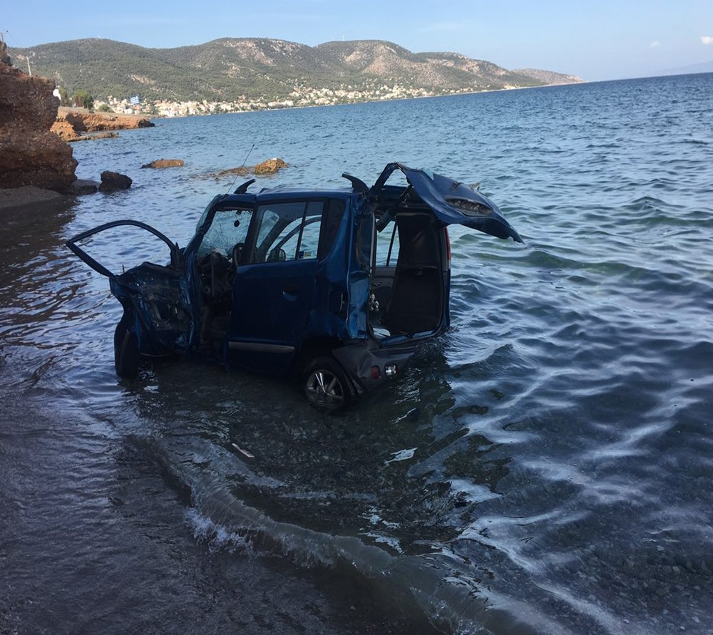 Σαλαμίνα: Αυτοκίνητο έπεσε στη θάλασσα - Σοβαρά τραυματισμένη η οδηγός