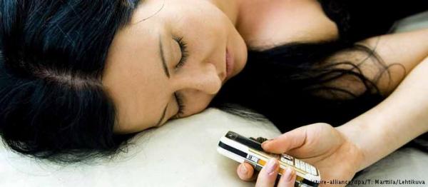 Το smartphone βλάπτει σοβαρά τον ύπνο