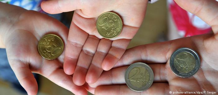 Έρευνα: Άνεργες μητέρες, φτωχά παιδιά