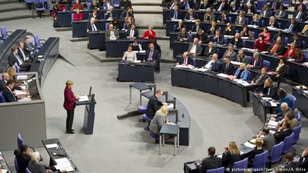 Ώρα Μέρκελ στη Μπούντεσταγκ