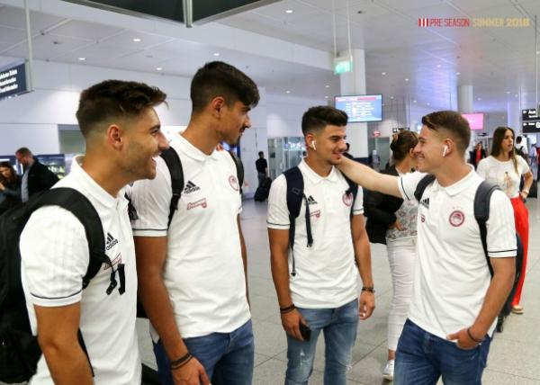 Έφτασε στο Ζέεφελντ η αποστολή του Ολυμπιακού