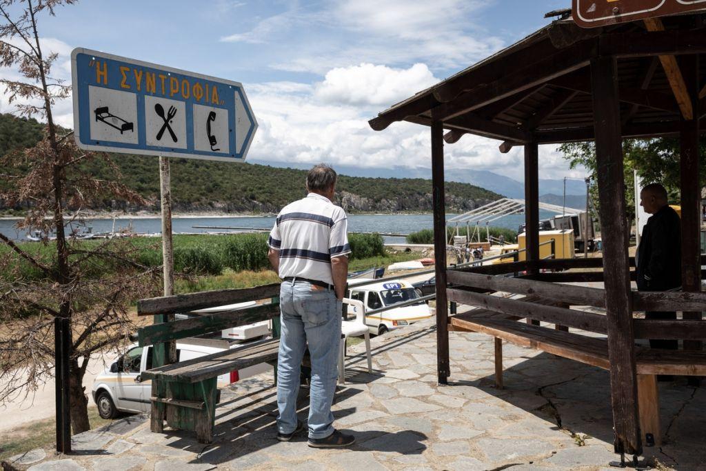 Στο καφέ «Συντροφιά» η Νοτοπούλου και βουλευτές του ΣΥΡΙΖΑ