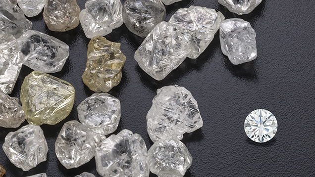 Πάτρα: 60χρονη ισχυρίζεται ότι της έκλεψαν... 42 διαμάντια