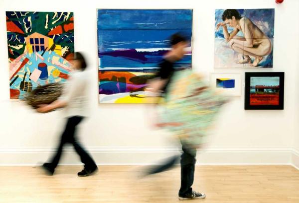 Εξήντα καλλιτέχνες σε μία γκαλερί