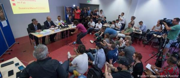 Ο φόνος ενός κοριτσιού συγκλονίζει τη Γερμανία