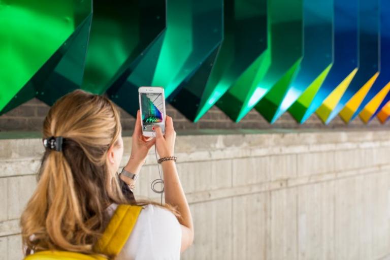 Ο σταθμός Πάντινγκτον στο Λονδίνο έγινε πολύχρωμος