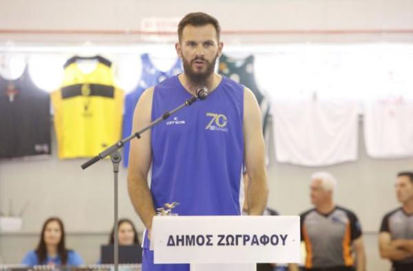 Τιμήθηκε στο «Αντώνης Φώτσης» ο… Φώτσης