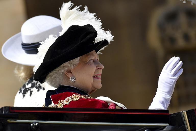 Η βασίλισσα Ελισάβετ γιόρτασε τα 700 χρόνια του Τάγματος της Περικνημίδας