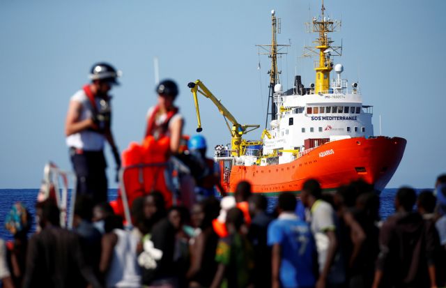 Με ιταλικά πλοία θα μεταφερθούν στην Ισπανία οι πρόσφυγες του Aquarius