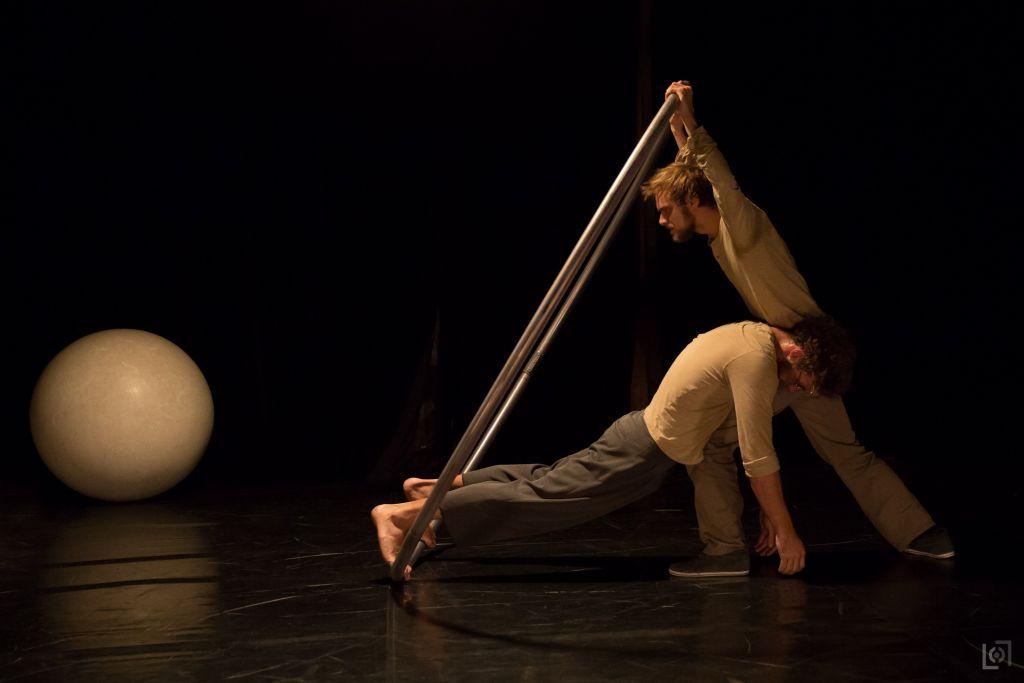 Ο σύγχρονος θίασος Cie Circoncentrique για πρώτη φορά στην Ελλάδα