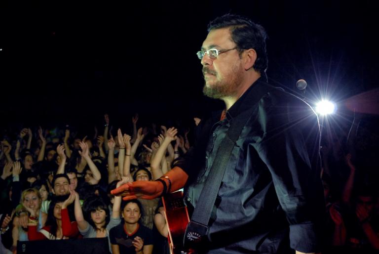 Λαυρέντης Μαχαιρίτσας: Θα ανέβουμε στην Πετρούπολη να ροκάρουμε