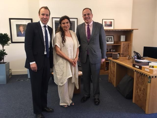 Ζήτημα επανένωσης των Γλυπτών του Παρθενώνα έθεσε η Λ.Κονιόρδου