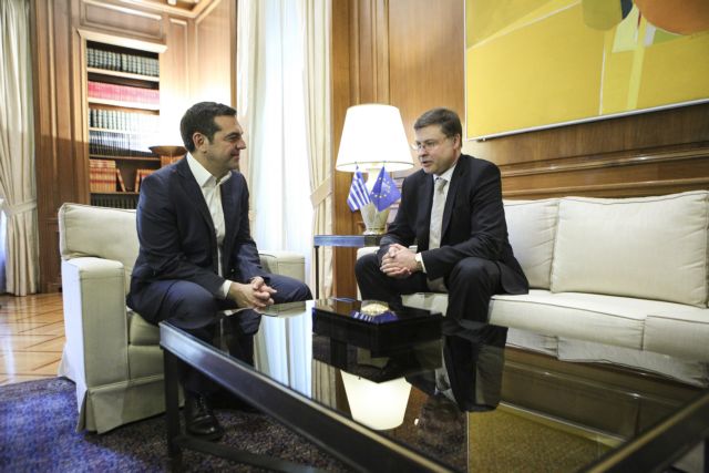 Ντομπρόβσκις: Σχέδια για μέτρα ελάφρυνσης του ελληνικού χρέους