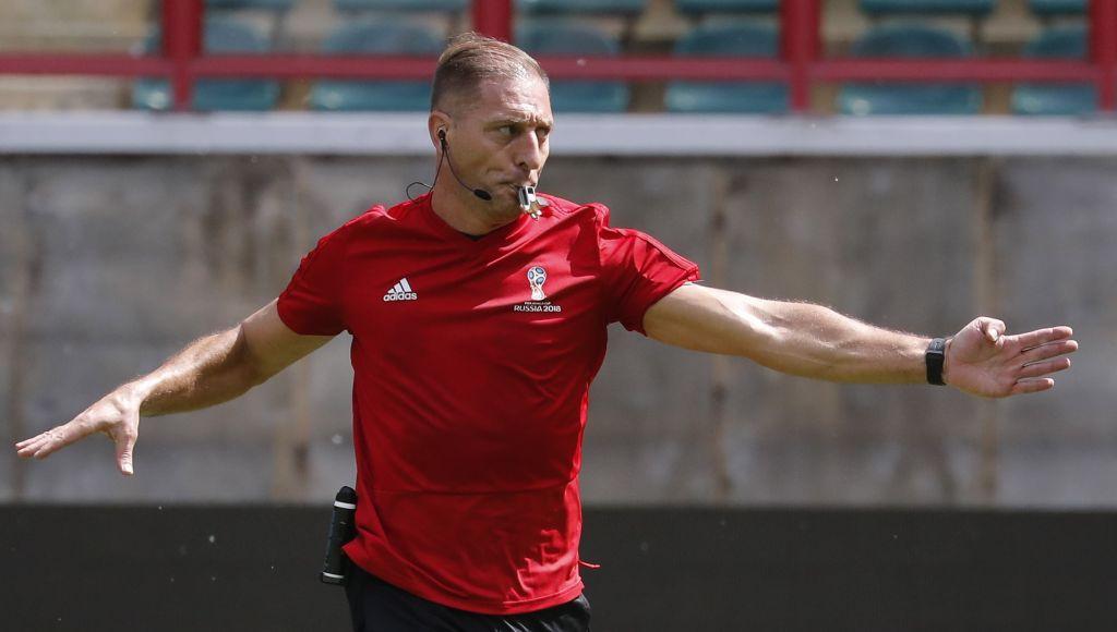 Ο Αργεντινός Πιτάνα σφυρίζει το εναρκτήριο ματς του Μουντιάλ