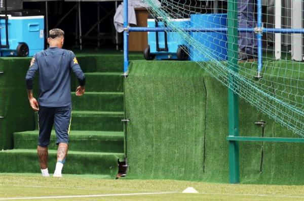 Εγκατέλειψε την προπόνηση της Βραζιλίας ο Νεϊμάρ