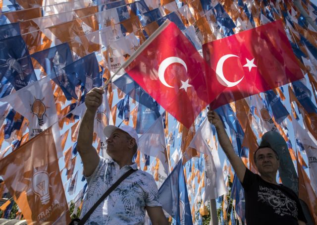 Θρίλερ ή καθαρή νίκη Ερντογάν; Τι δείχνουν οι δημοσκοπήσεις
