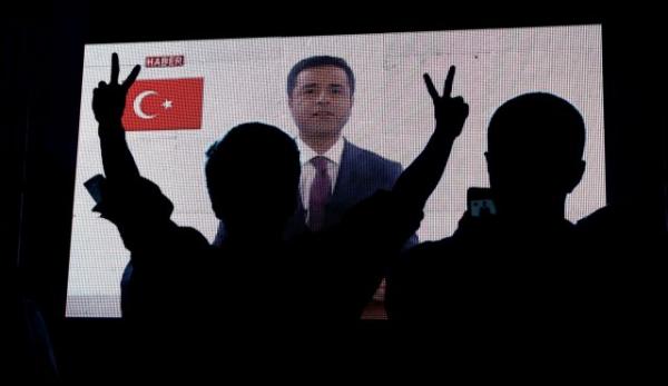 Σ. Ντεμιρτάς: Δίνει τη μάχη των εκλογών μέσα από τη φυλακή