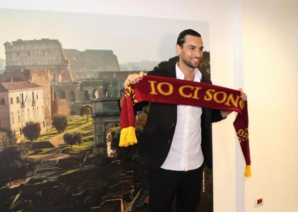 Παίκτης της Ρόμα και επισήμως ο Χαβιέ Παστόρε